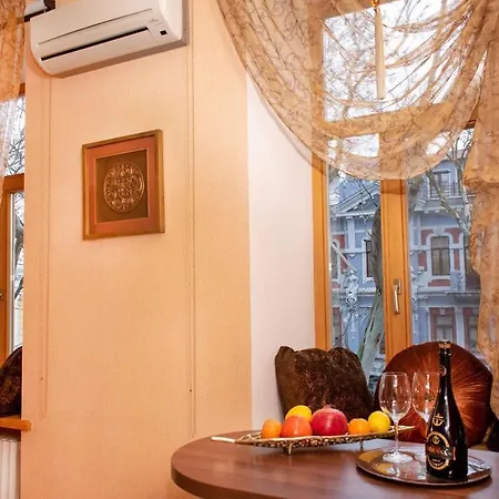 Mini-hotel In The Very Heart Of Apartament