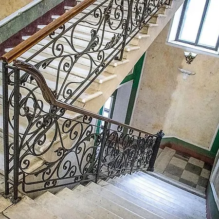 Daire Mini-hotel In The Very Heart Of *