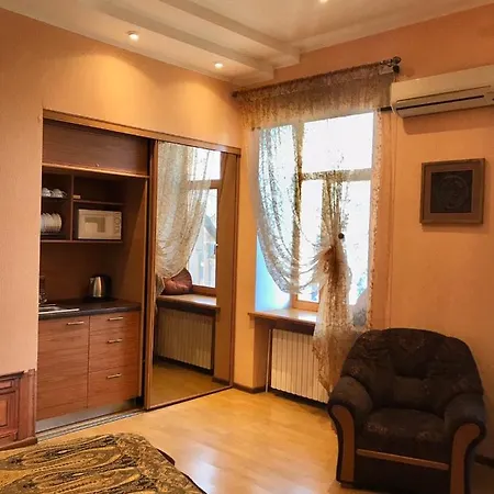 Mini-hotel In The Very Heart Of